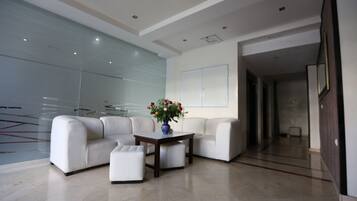 32-inch flat-screen TV with digital channels, TV