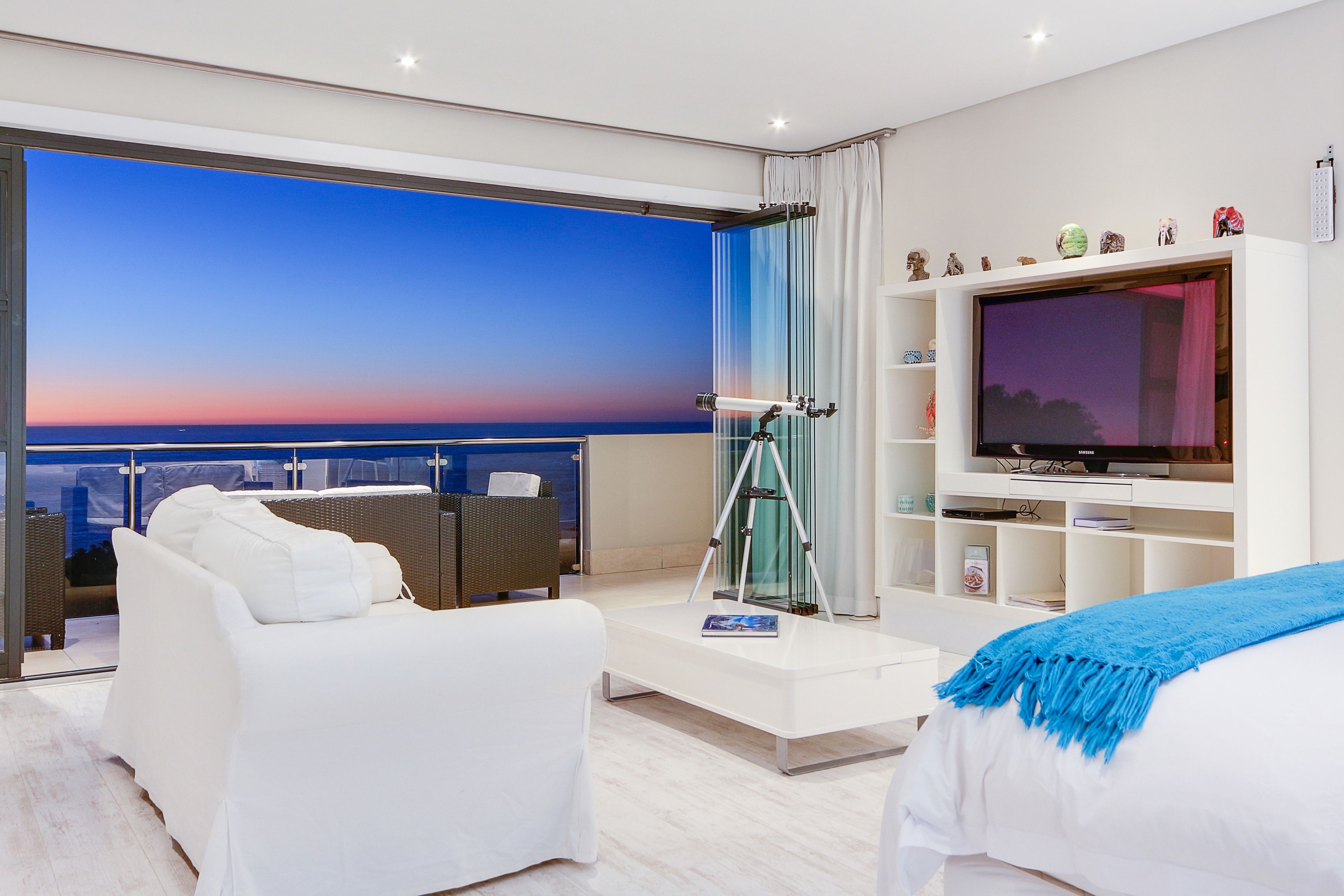 Suite, 1 Bedroom, Sea View | Living area | 32-inch flat-screen TV with satellite channels, LCD TV, DVD player