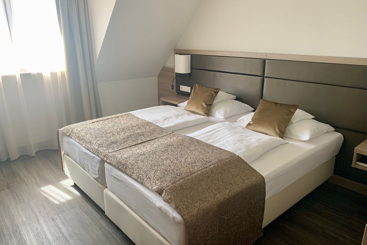 Doppia Business (12qm 3rd floor) | 1 camera, biancheria da letto ipoallergenica, minibar
