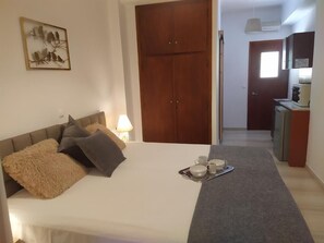 Een bureau, gratis babybedden, extra bedden (toeslag), gratis wifi