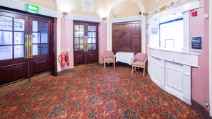 Lobby - Station Road Inn (Llanelli)