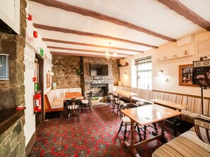 Lobby sitting area - Station Road Inn (Llanelli)