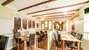 Daily continental breakfast for a fee - Station Road Inn (Llanelli)