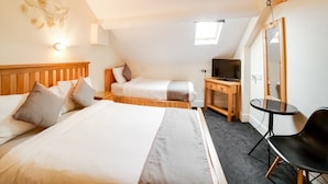 Standard Quadruple Room, 2 Double Beds | Iron/ironing board (on request), WiFi (free), bed sheets - Station Road Inn (Llanelli)