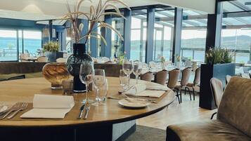 Frokost, lunsj og middag serveres