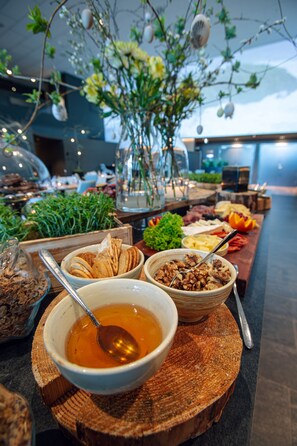 Frokostbuffé hver dag (NOK 250 per person)