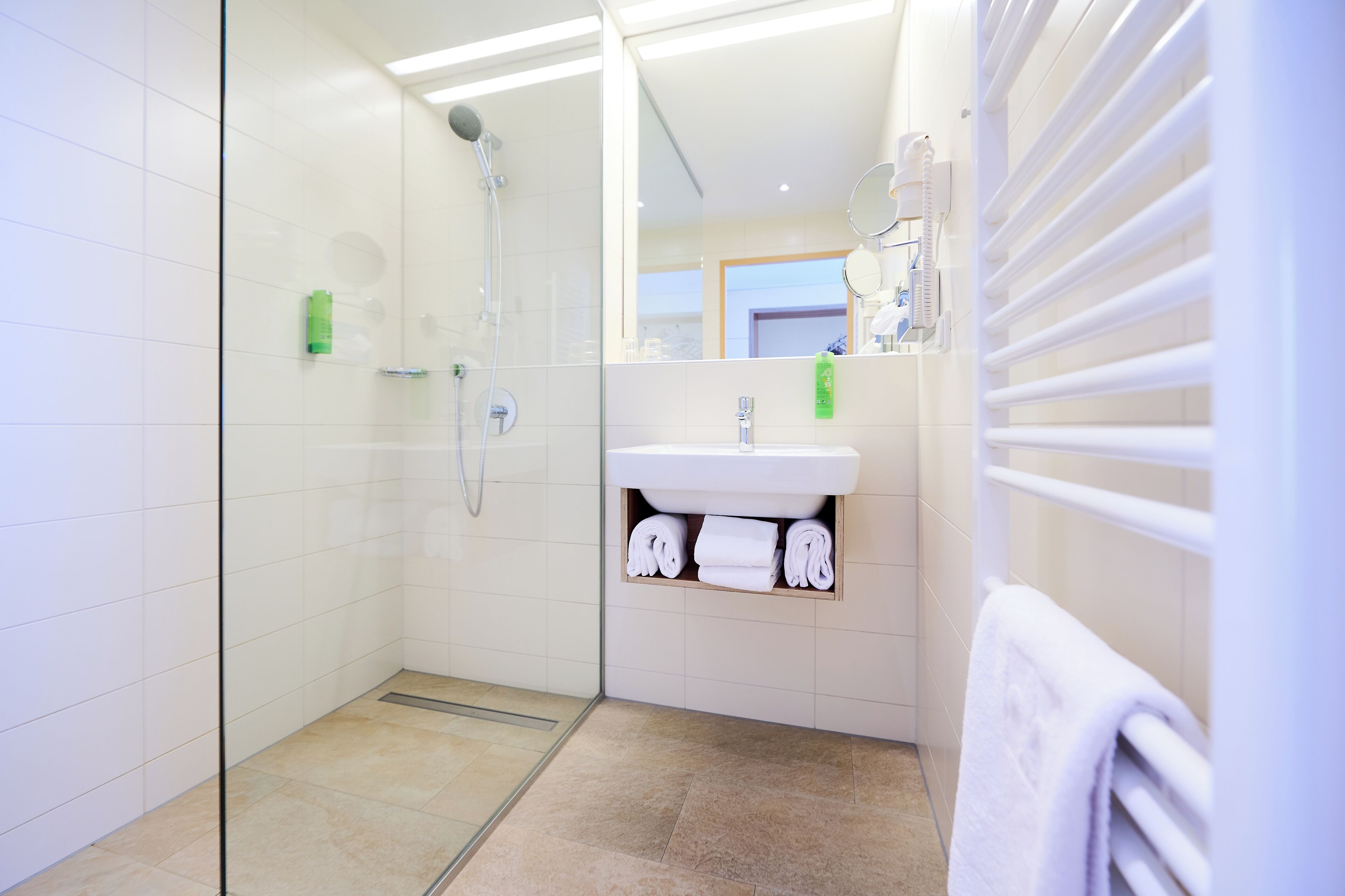 1 bedroom, in-room safe, desk, blackout curtains