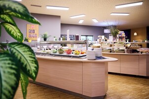 Café da manhã com buffet todos os dias mediante uma taxa