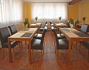 Dining - Hotel Garni Goldene Traube (Bad Windsheim)