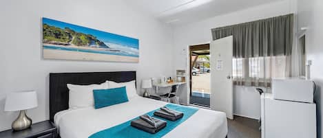 Kamar Double Standar | Wi-Fi gratis dan seprai linen