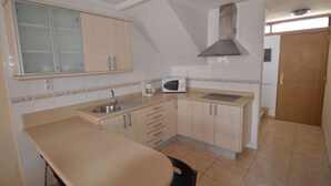 Bungalow, 2 Bedrooms | Private kitchenette | Coffee/tea maker, full-sized fridge, microwave, stovetop - Bungalows Las Brisas (San Bartolomé de Tirajana)