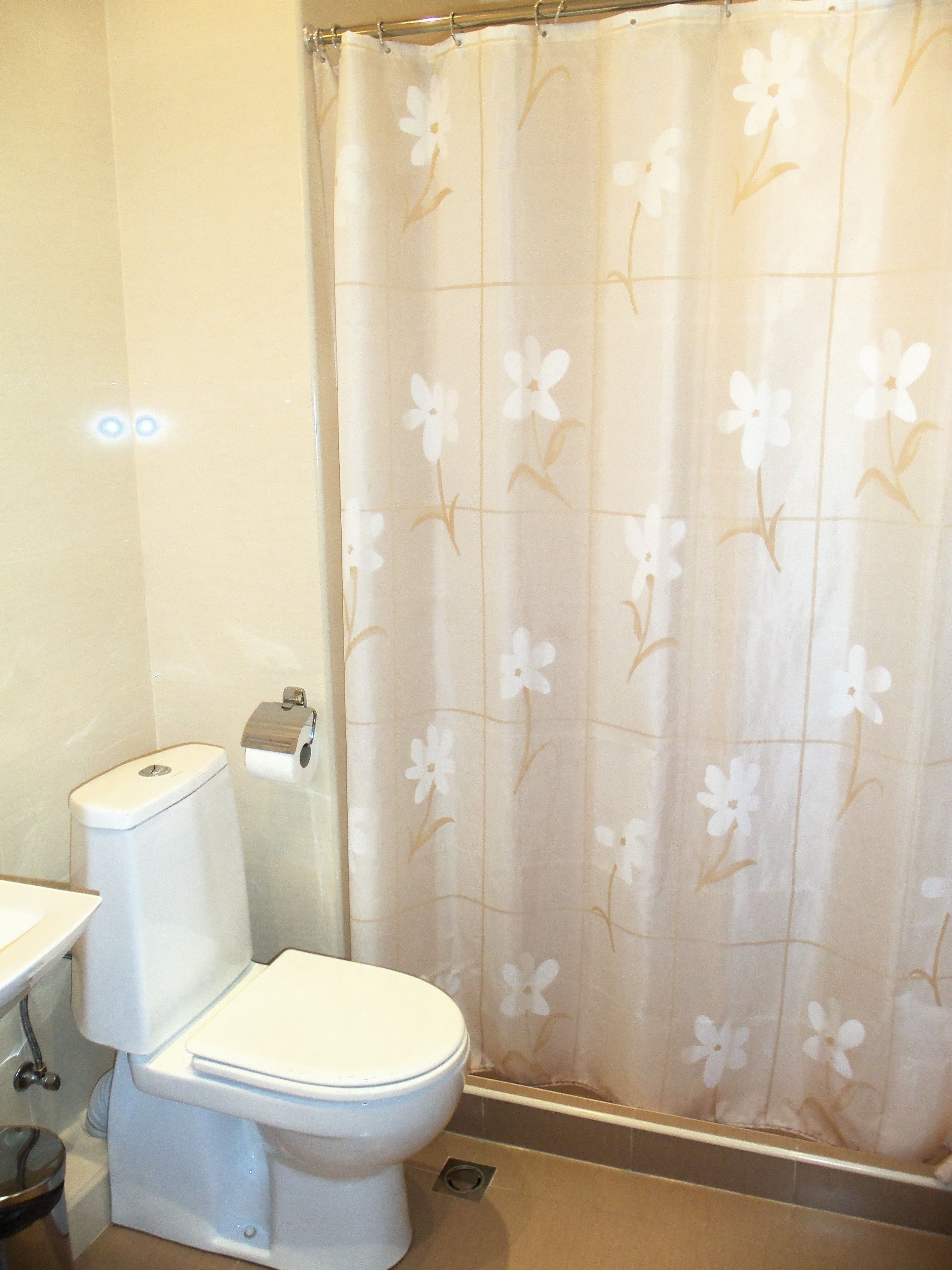 single room | individually furnished, rollaway beds, free wifi