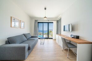 Ropa de cama de alta calidad, colchones con efecto memoria y minibar 