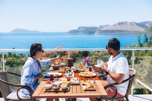 Free daily buffet breakfast - Olea Nova Hotel (Kas)