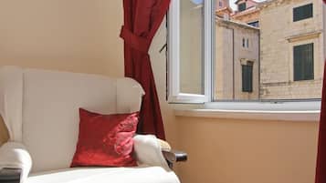 Apartment (Nerio Stradun) | Living area | Flat-screen TV