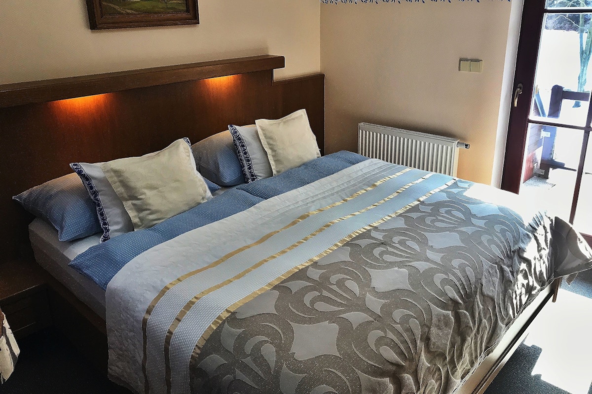 Exclusive Double Room, Jetted Tub | 1 bedroom, premium bedding, Select Comfort beds, minibar