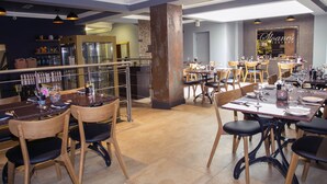 Breakfast, lunch and dinner served - York House Hotel (Wakefield)