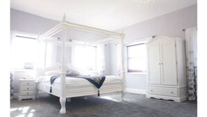 Deluxe Double Room, 1 Bedroom | Minibar, iron/ironing board (on request), WiFi (free) - York House Hotel (Wakefield)