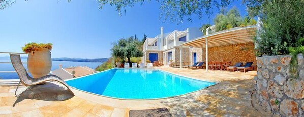 3 outdoor pools