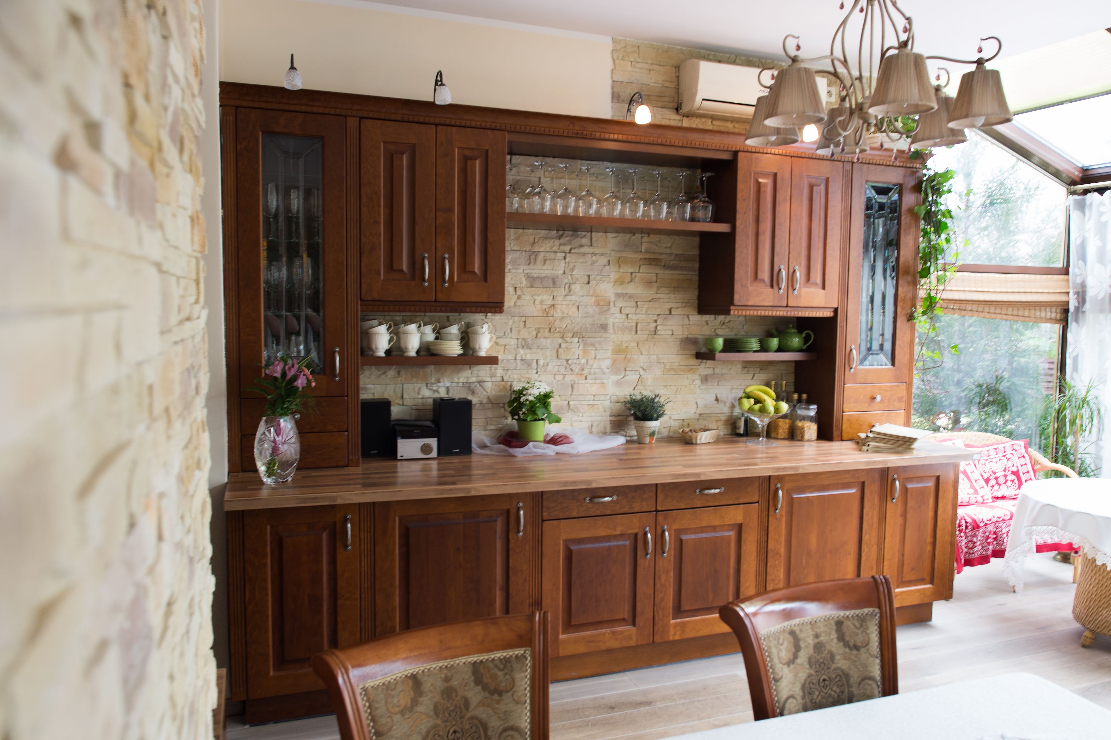 breakfast, lunch, dinner served; garden views