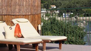 Sun deck