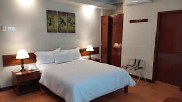 Standard Double Room | Minibar, in-room safe, desk, free WiFi