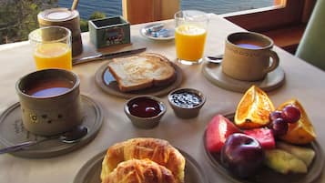 Desayuno continental incluido todos los días