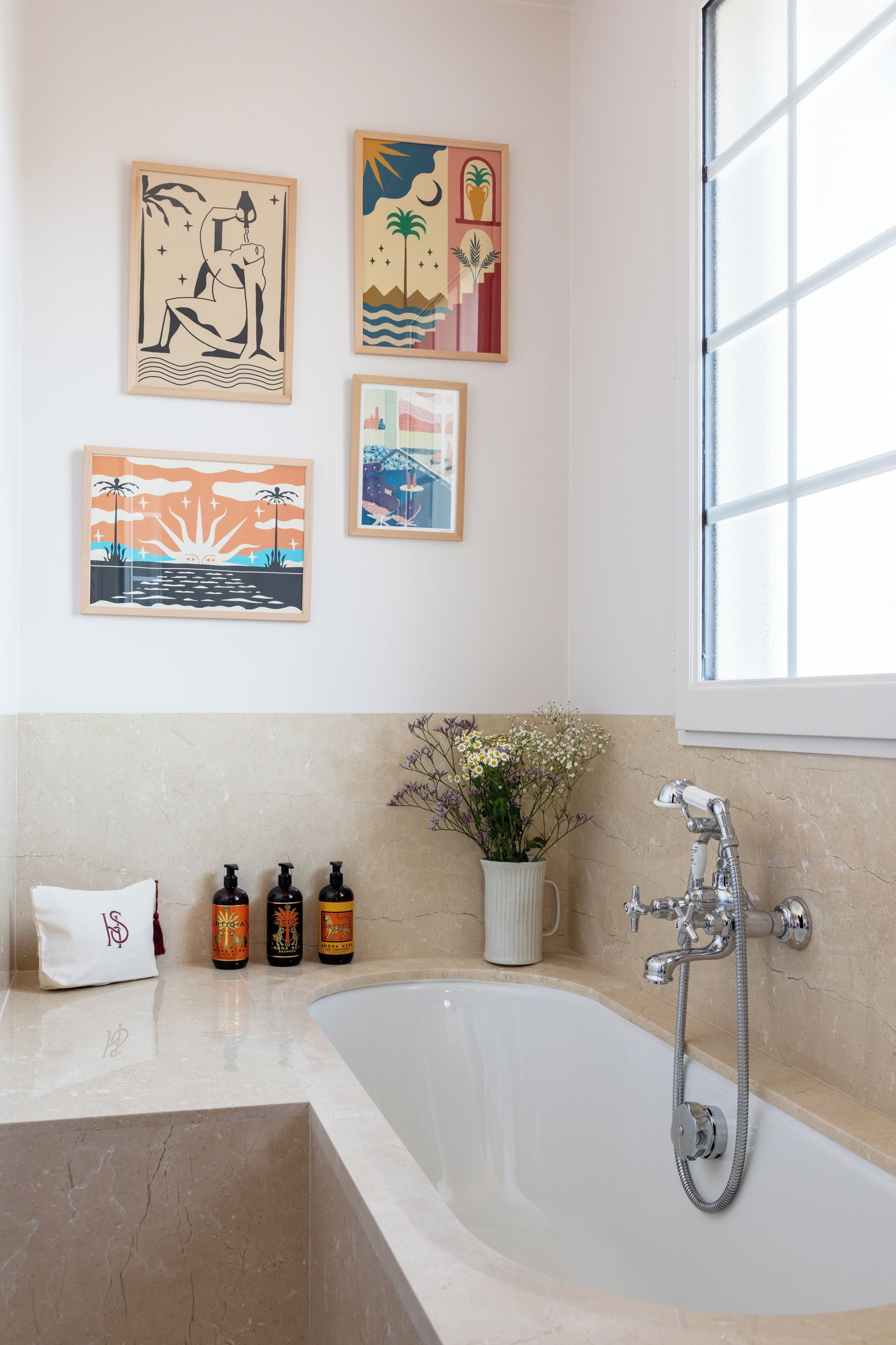 Photo - Hotel de Silhouette