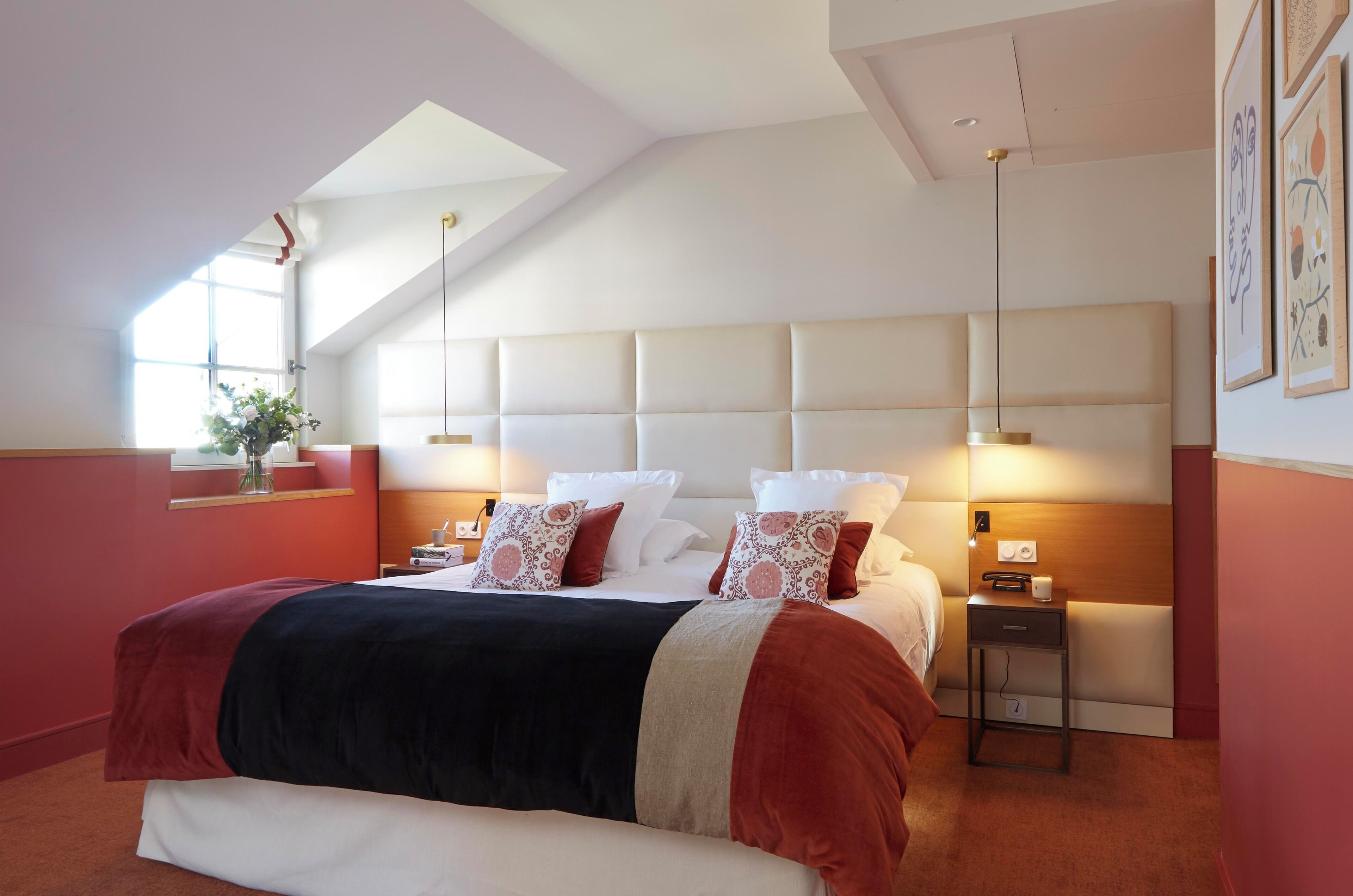 deluxe room | 1 bedroom, premium bedding, minibar, in-room safe