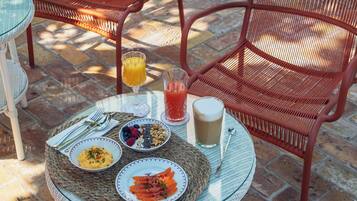 Daily buffet breakfast (EUR 25 per person)
