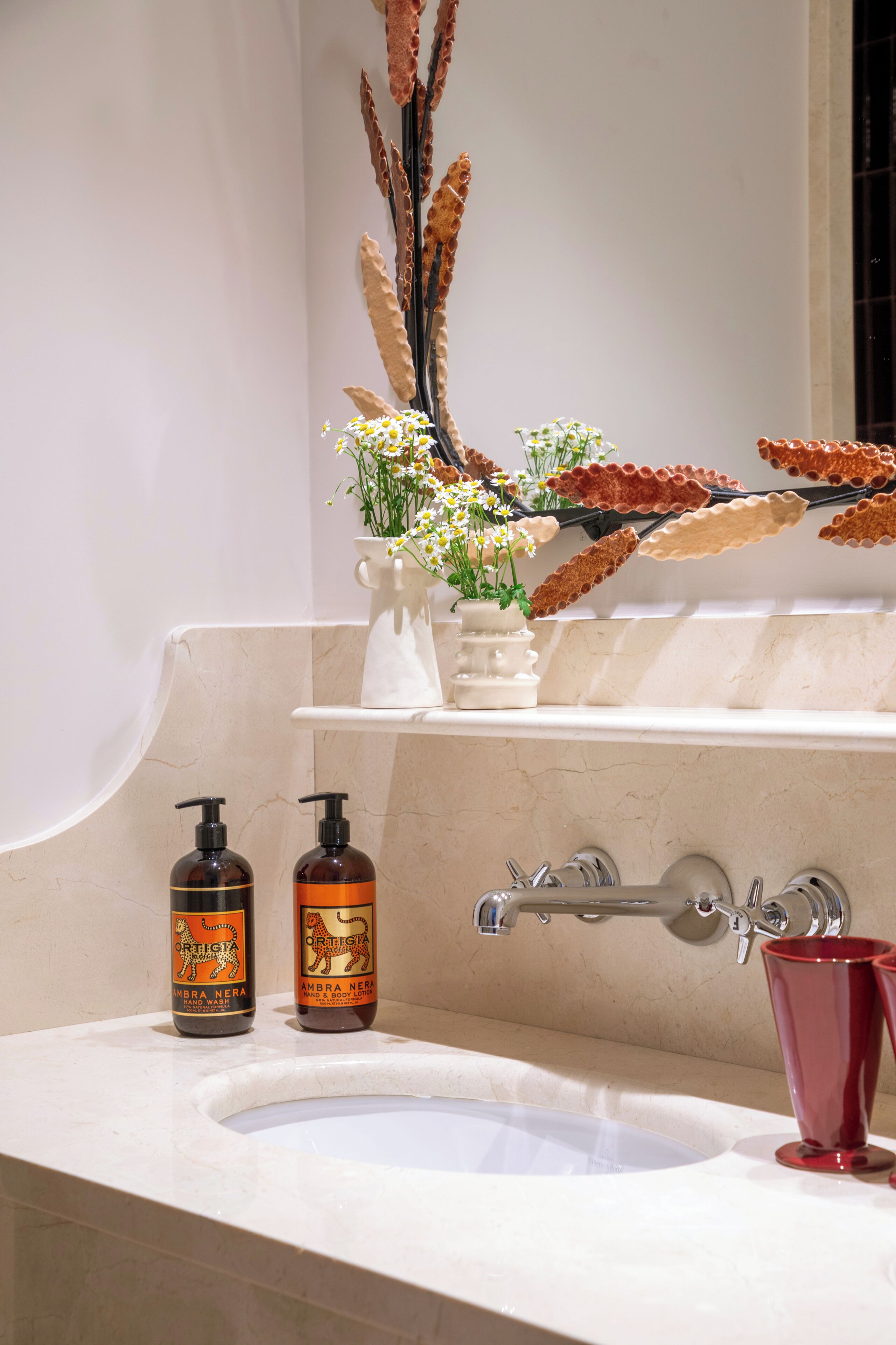 standard room, 1 double bed | bathroom | combined shower/bathtub, rainfall showerhead, free toiletries