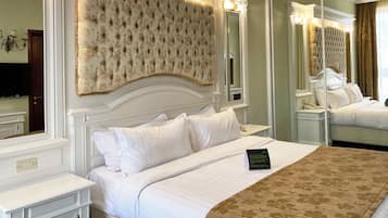 Executive Suite | 2 bedrooms, minibar, in-room safe, desk