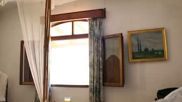 Rollaway beds, free WiFi