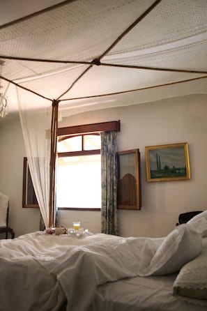 Rollaway beds, free WiFi