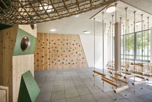 Children's play area - indoor - JUFA Hotel Erlaufsee (Mariazell)