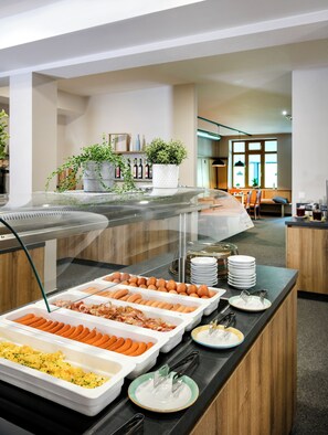 Daily buffet breakfast for a fee