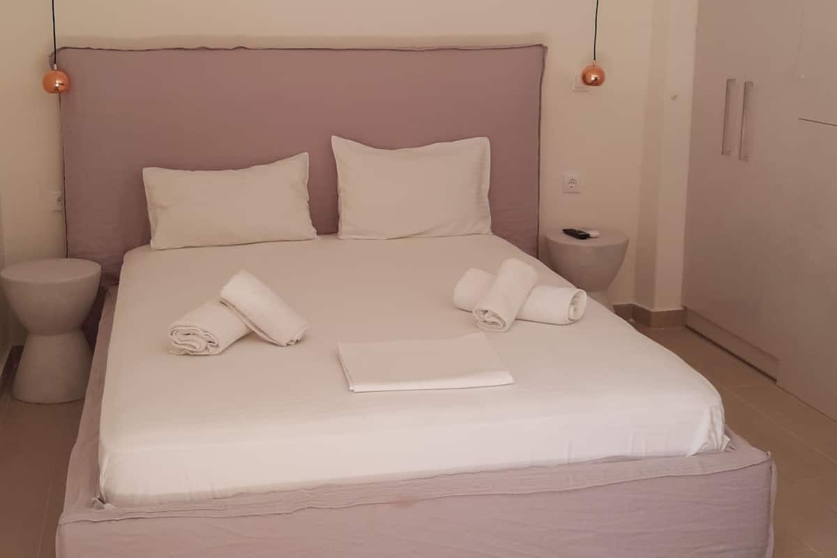 豪華客房, 1 間臥室, 非吸煙房 | Select Comfort 床墊、書桌、手提電腦工作空間、熨斗/熨衫板