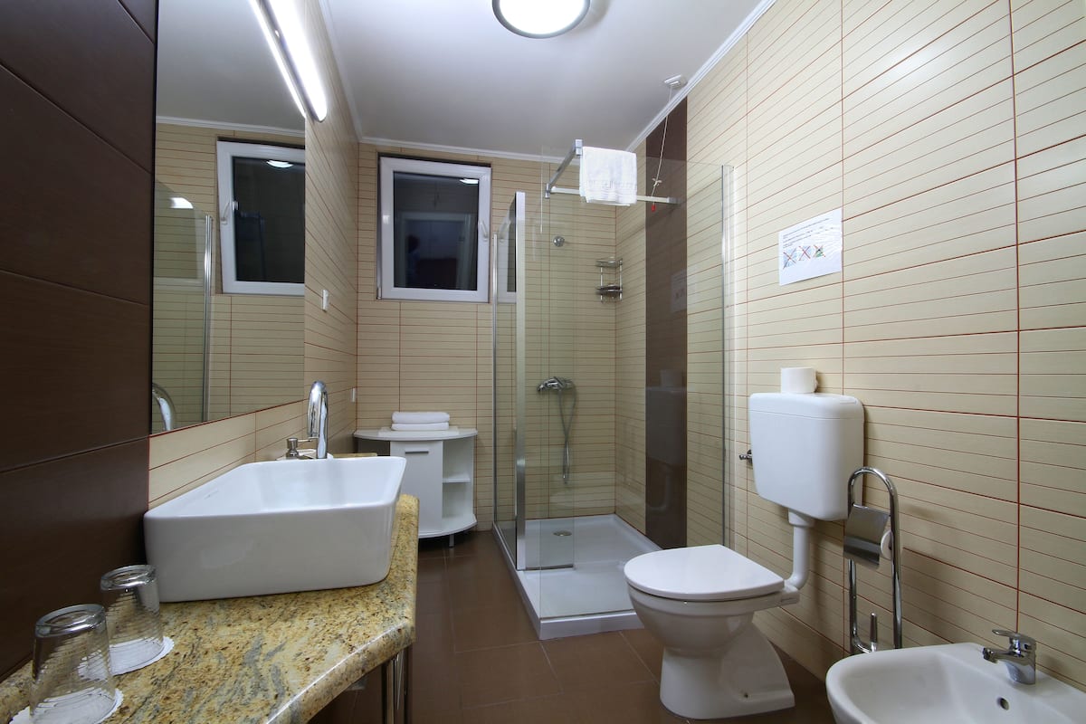 studio, terrace | bathroom | shower, free toiletries, hair dryer, bathrobes