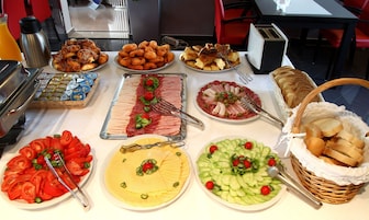 Desayuno buffet incluido todos los días 