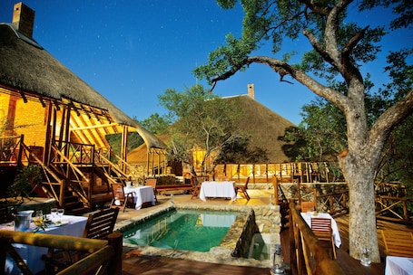 2 outdoor pools, sun loungers
