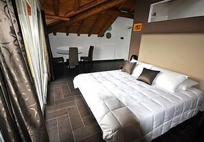 Superior Double or Twin Room, Mountain View (for 1 or 2 pax) | In-room safe, blackout curtains, soundproofing, free WiFi - Hotel Corte Santa Libera (Centro Valle Intelvi)