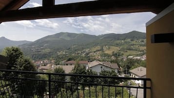 高級雙人或雙床房, 山景 (for 1 or 2 pax) | 房內夾萬、遮光窗簾/窗簾、隔音、免費 Wi-Fi