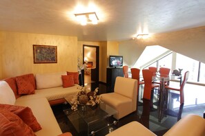 Standard Apartment | Living area - EfBet Hotel (Varna)