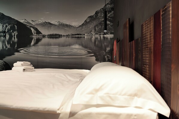 Camera Doppia Superior | Individually decorated, individually furnished, desk, laptop workspace - Crimea Wine Hotel (Chiavenna)