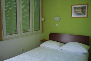 In-room safe, desk, iron/ironing board, free WiFi - Bed and Breakfast Kogoj (Renče-Vogrsko)
