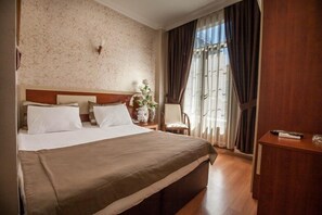 Superior Double Room, Balcony | Minibar, soundproofing, iron/ironing board, free WiFi