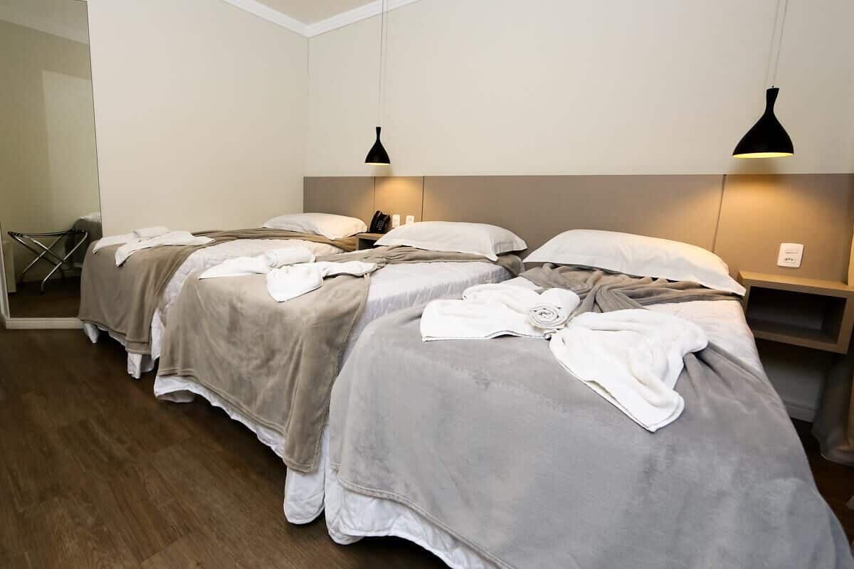 1 sovrum, sängtillbehör av högsta kvalitet och minibar