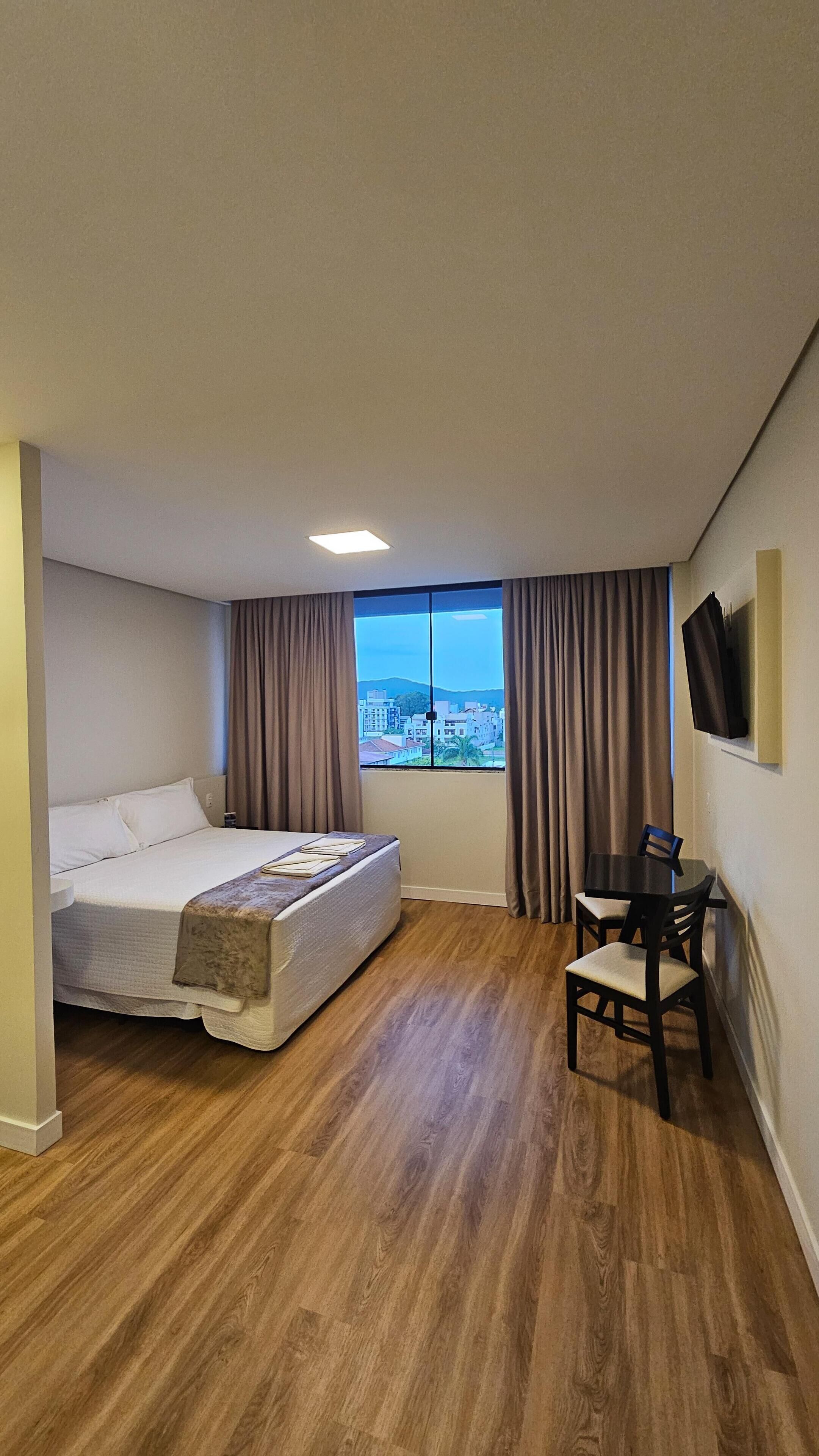 Premium bedding, minibar, in-room safe, iron/ironing board