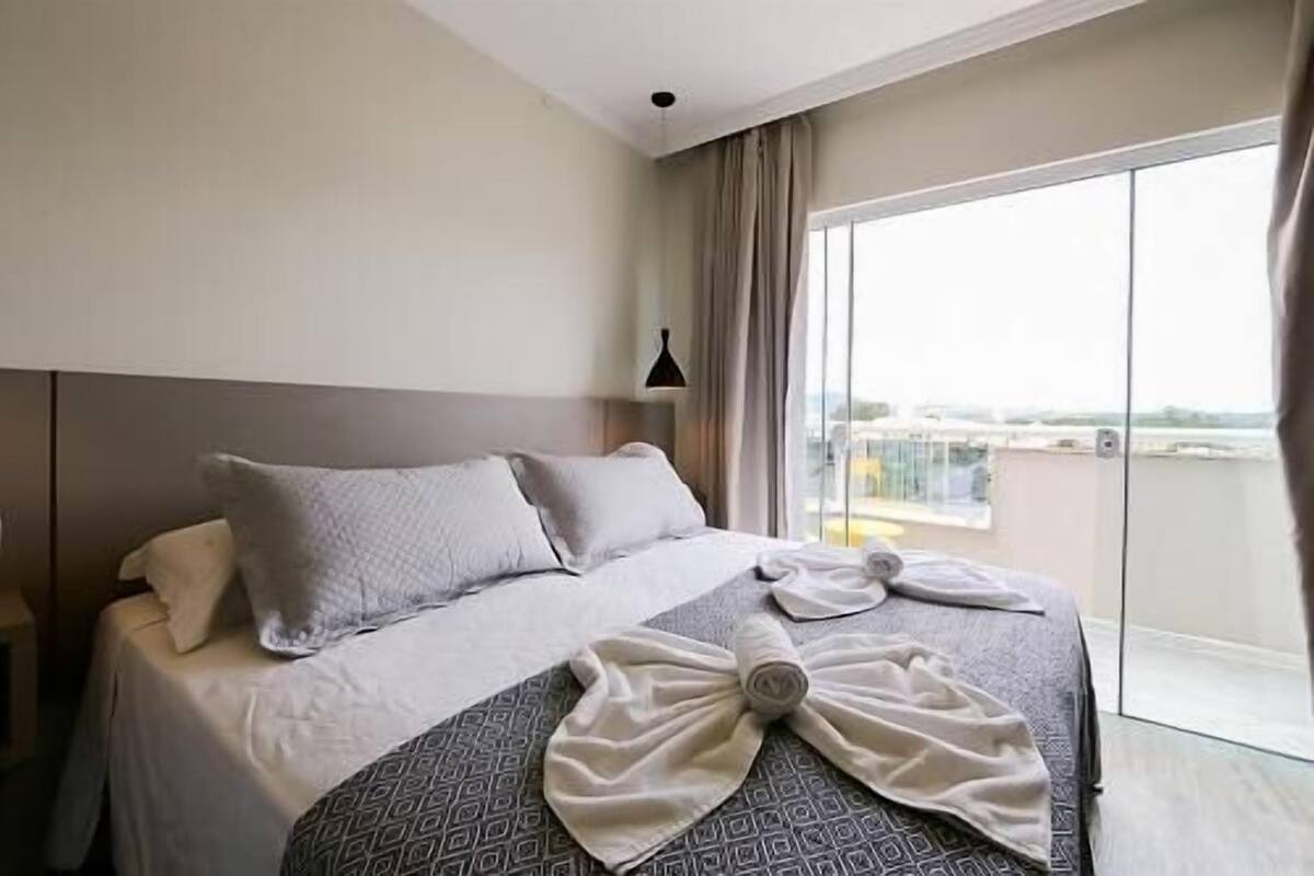 Premium bedding, minibar, in-room safe, iron/ironing board (on request)
