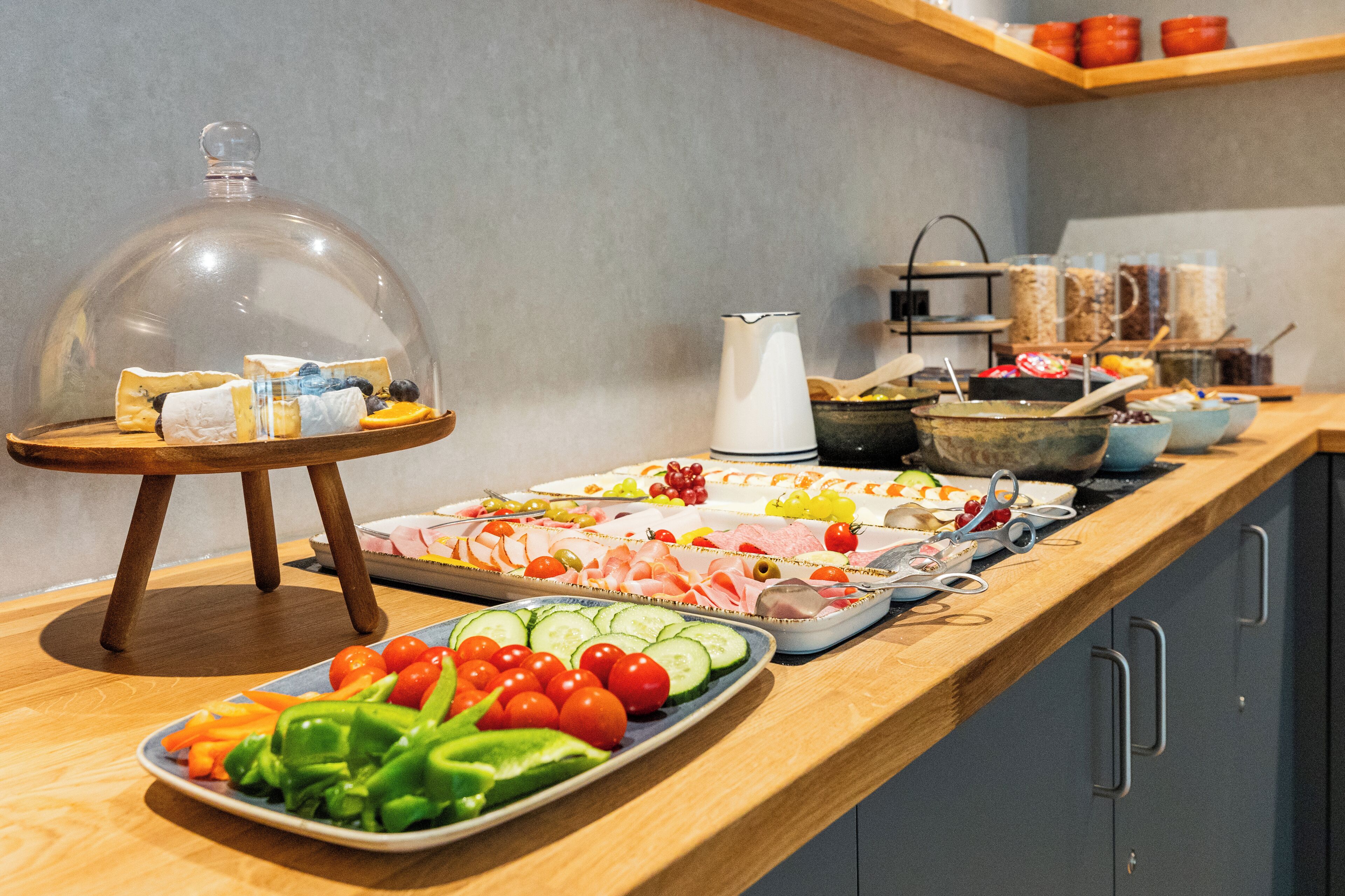 Petit déjeuner buffet (14.50 EUR par personne)